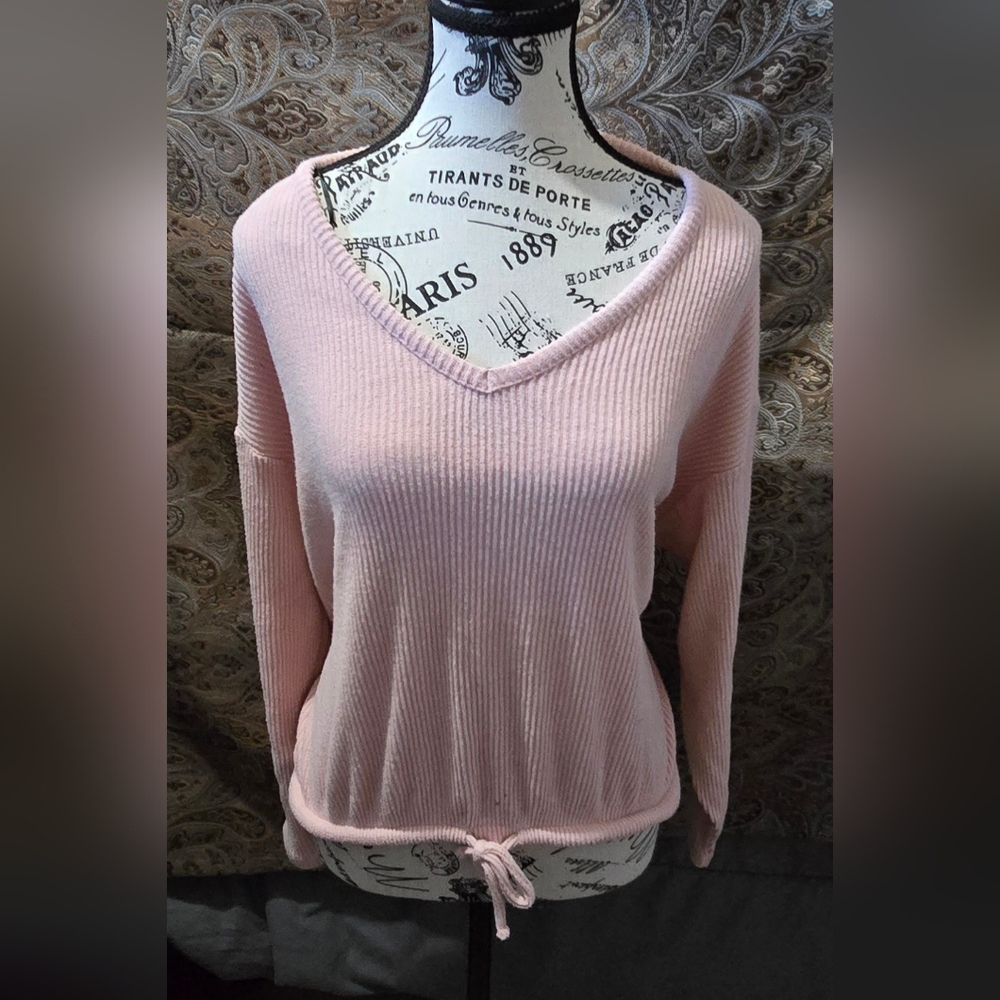 H&M pink scoop neck knit sweater.